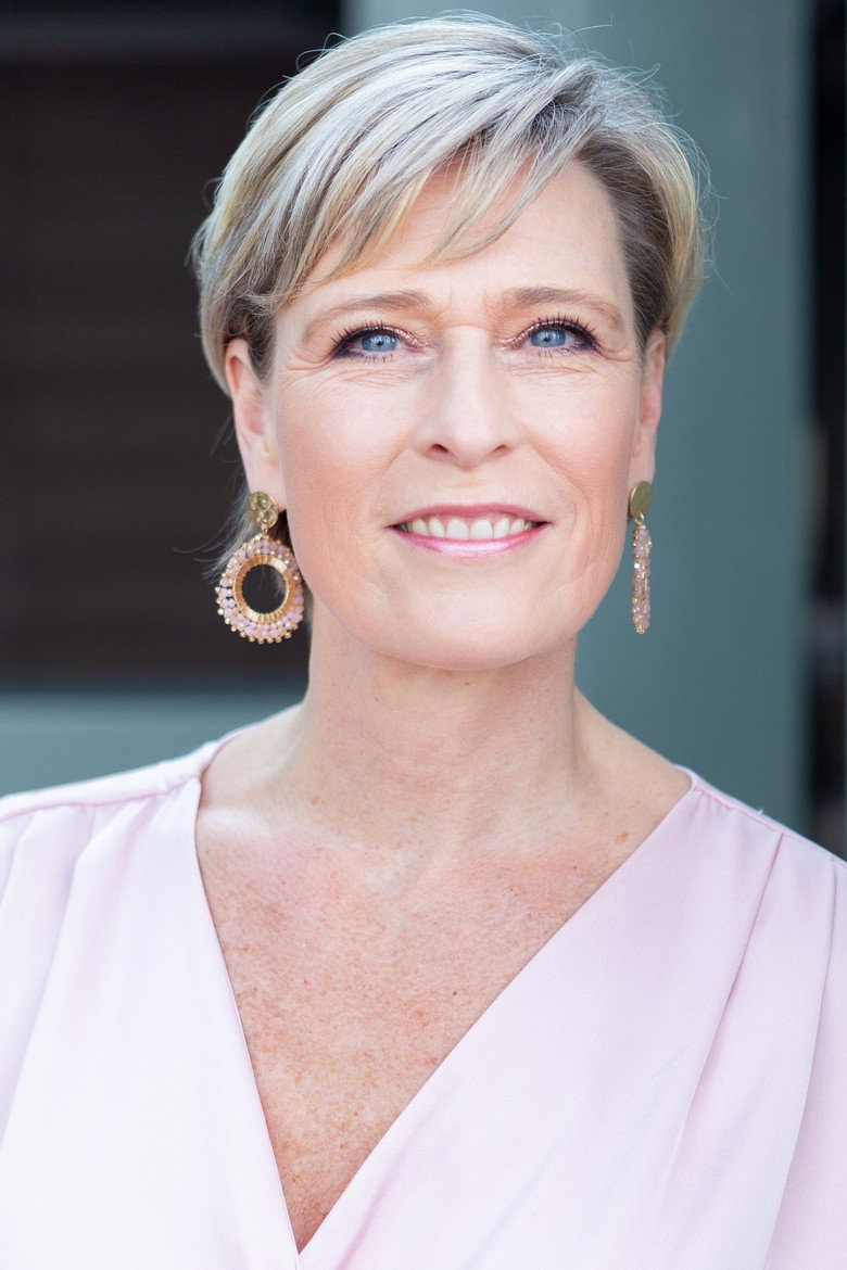 Angela Oostveen portrait