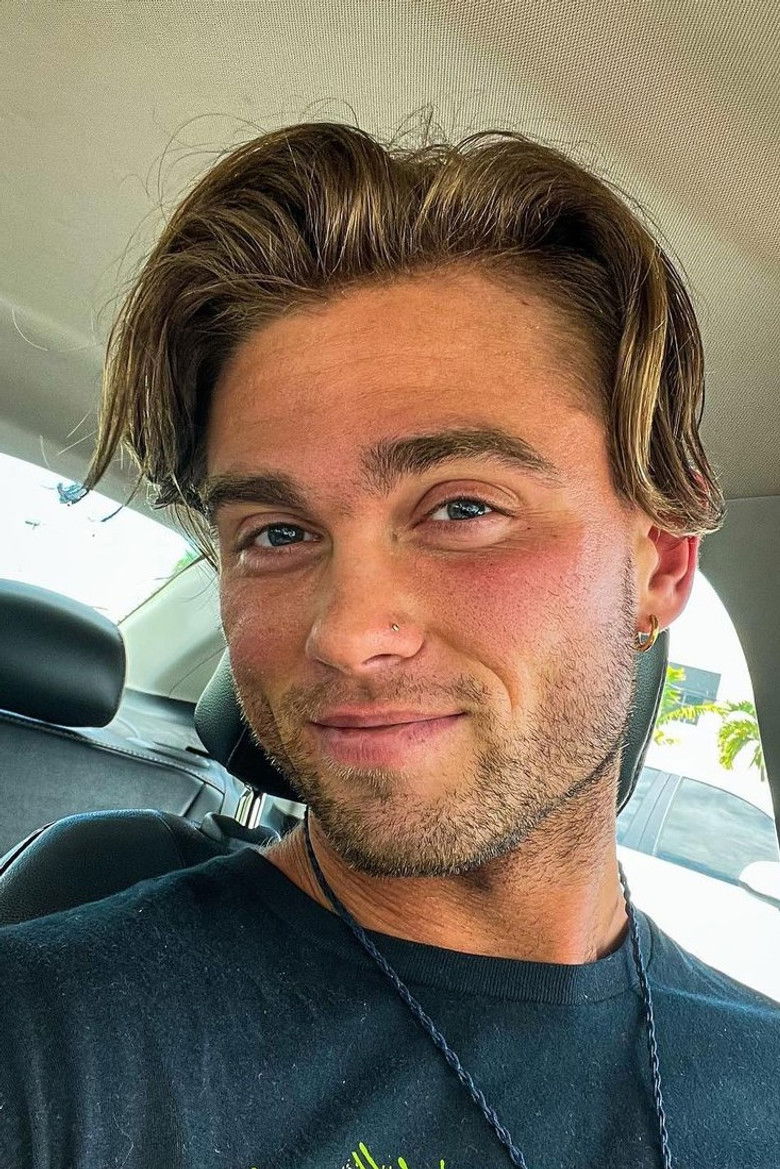 Noah Purvis portrait image