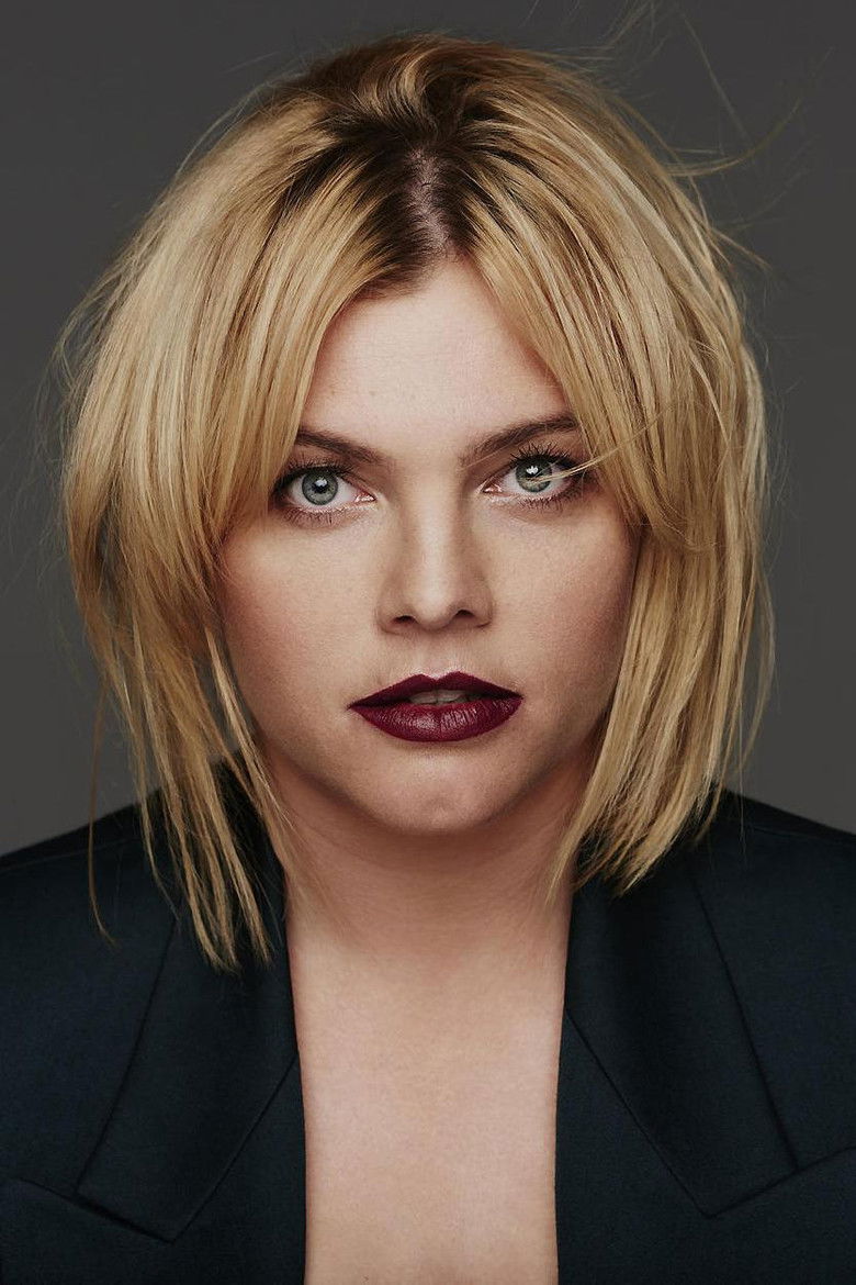 Ania Dąbrowska portrait image