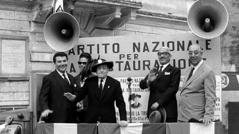 Gli onorevoli backdrop 11