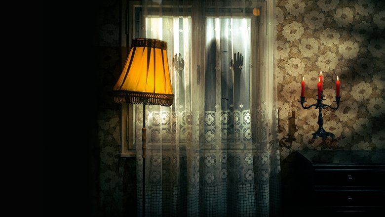 Celebrity Help! My House Is Haunted (2022)