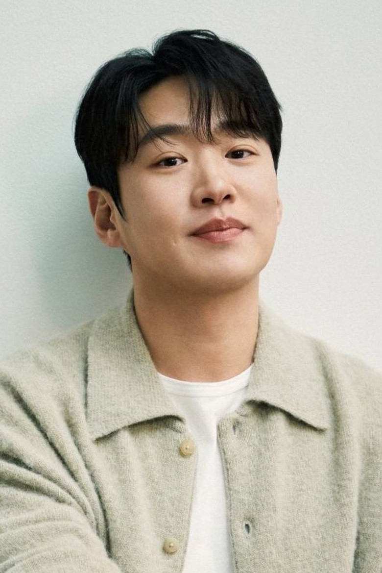 Ahn Jae-hong photo 4