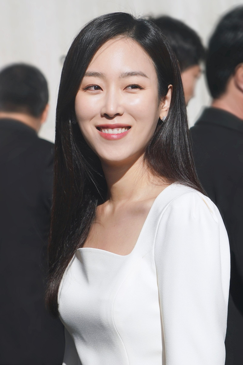 Seo Hyun-jin photo 2