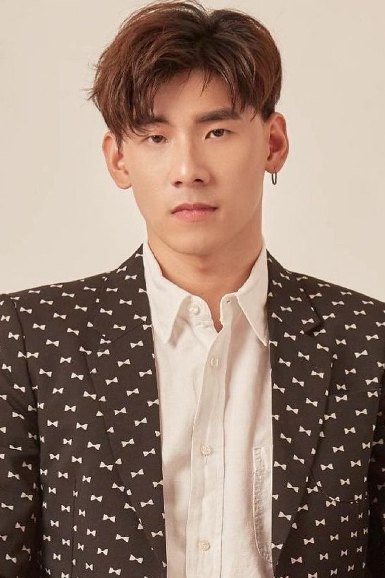 Thanakorn Kuljarassombat photo 4