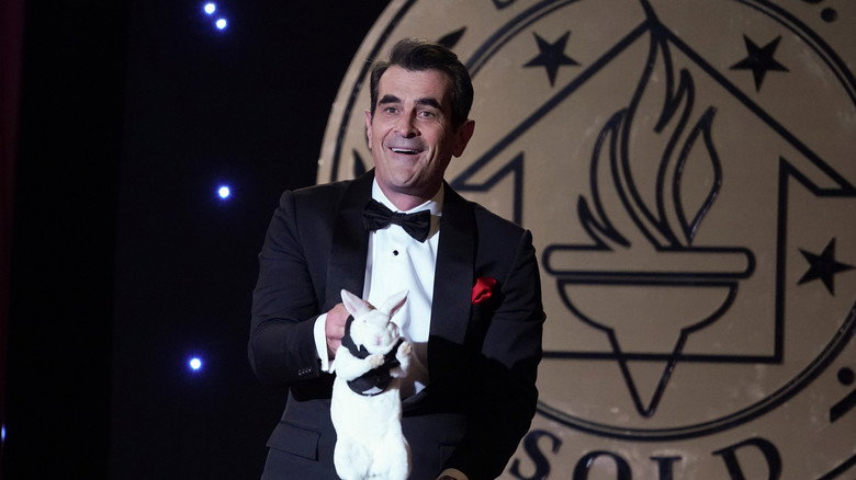 Still from Modern Family - Season 11 Episode 3