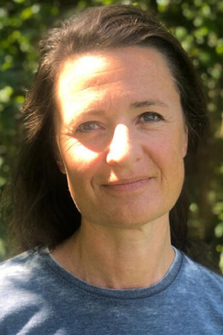 Barbara Crone portrait image