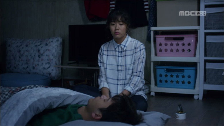Still from Shopaholic Louis - Season 1 Episode 3