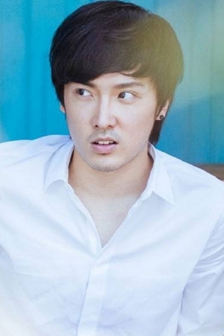 Ua-Ampon Wichawet portrait image