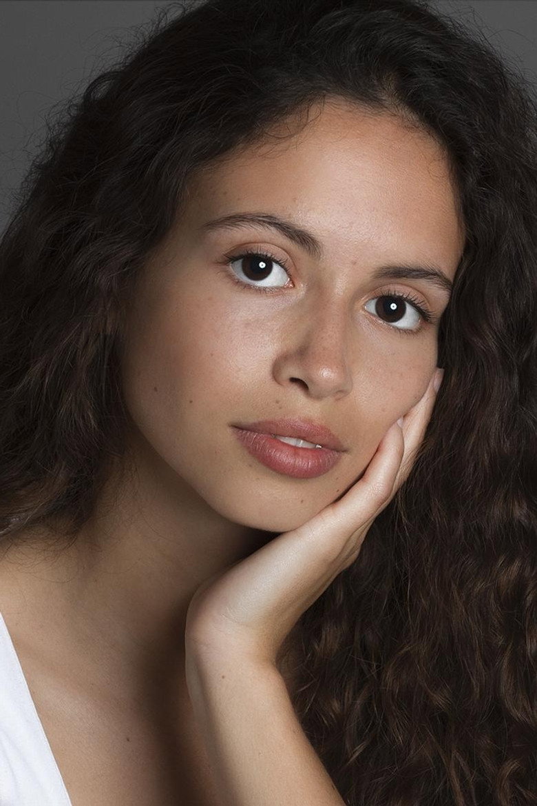 Inês Custódio portrait