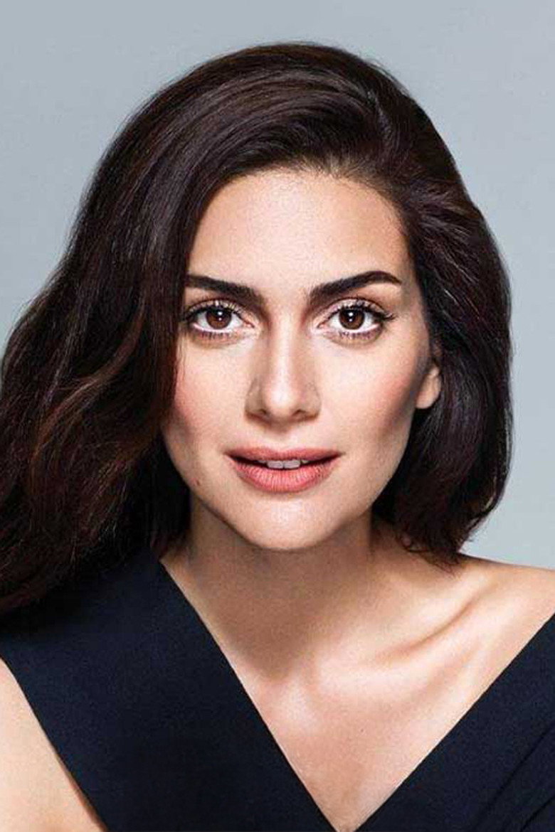 Bergüzar Korel photo 4
