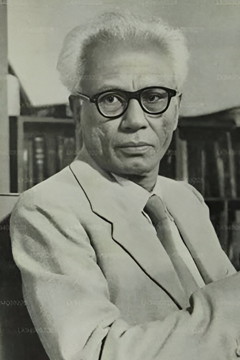 Martin Wickramasinghe portrait