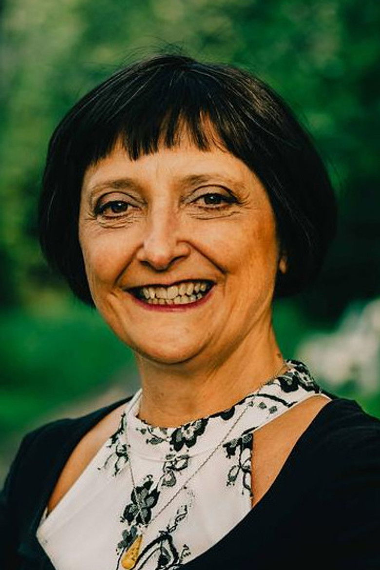 Louise Lavictoire portrait image