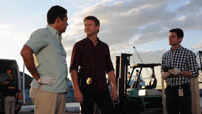 Still from The Glades - Season 4 Episode 10