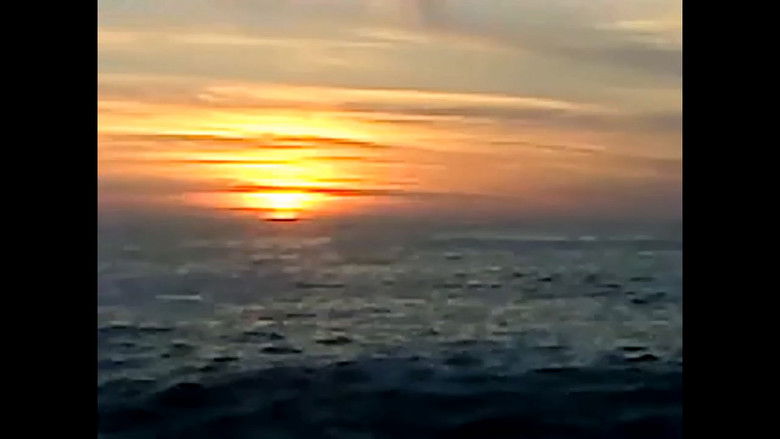 Image d'arrière-plan 8 du film Let the Summer Never Come Again