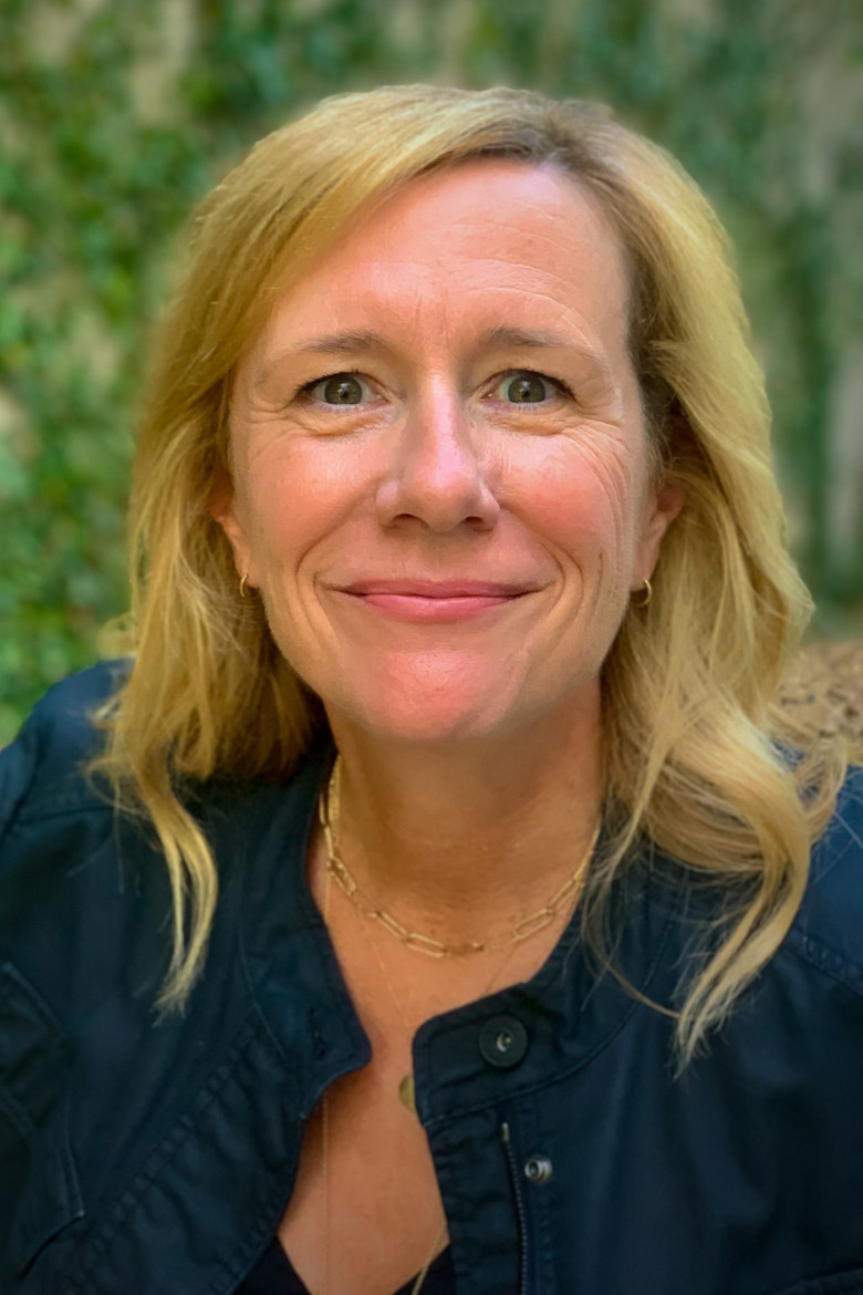 Betsy Thomas portrait image