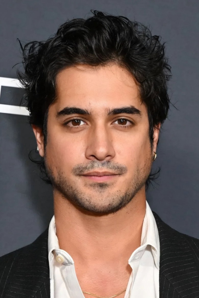 Avan Jogia photo 10