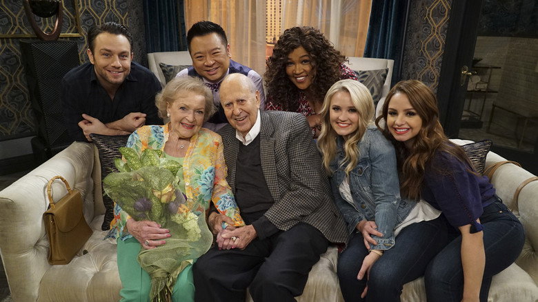 Still from Young & Hungry - Season 5 Episode 8