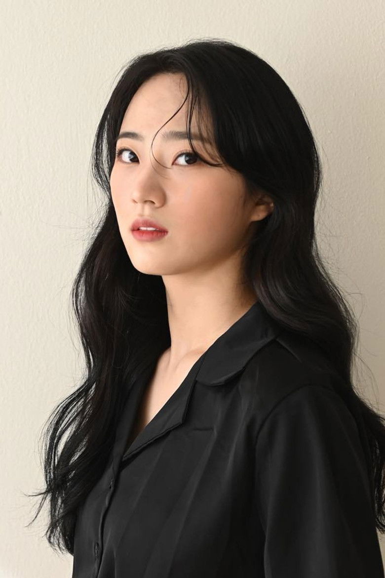 Song Yeon portrait image