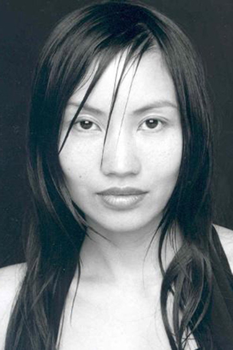 Trần Nữ Yên Khê photo 3