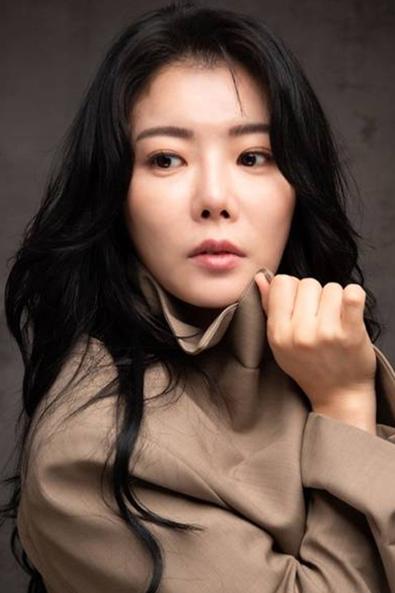 Choi Sung-hee photo 2
