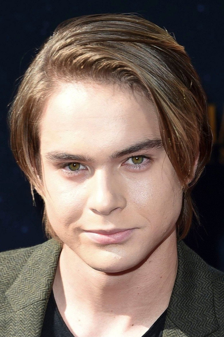 Judah Lewis photo 3