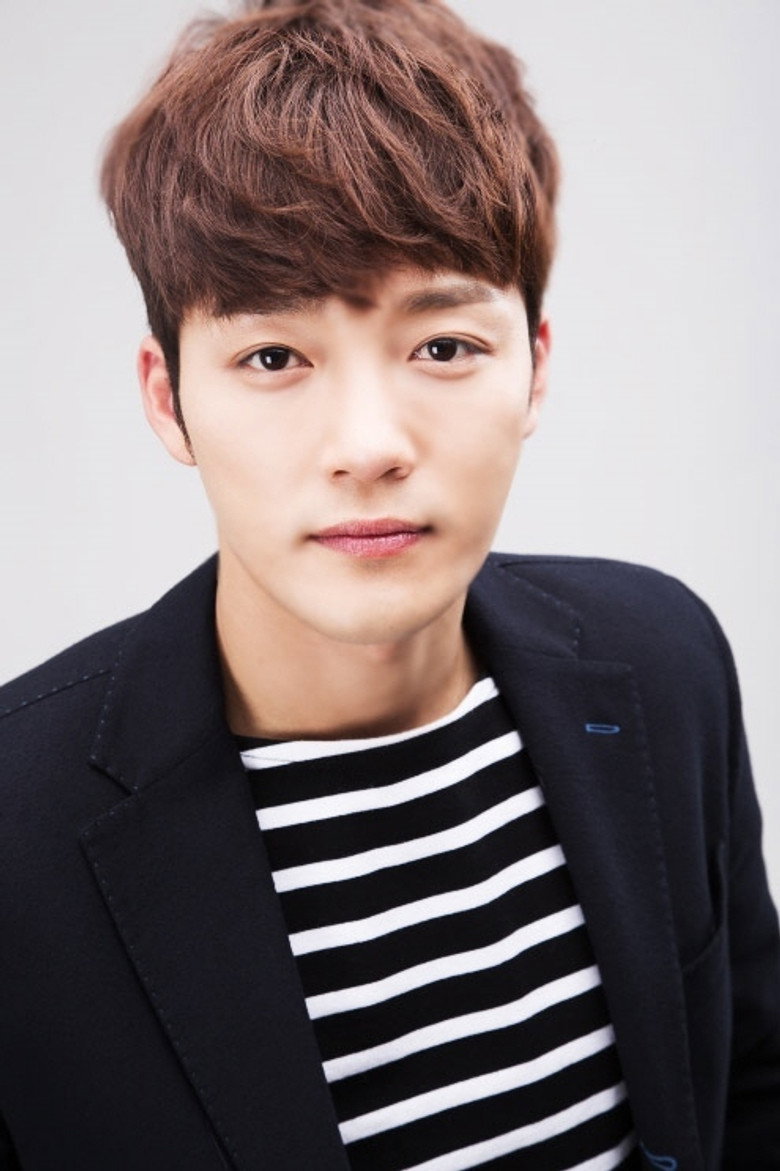 Kim Jin-woo photo 2