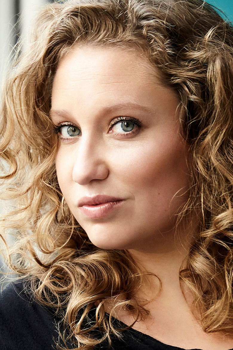 Rachel Therrien portrait image