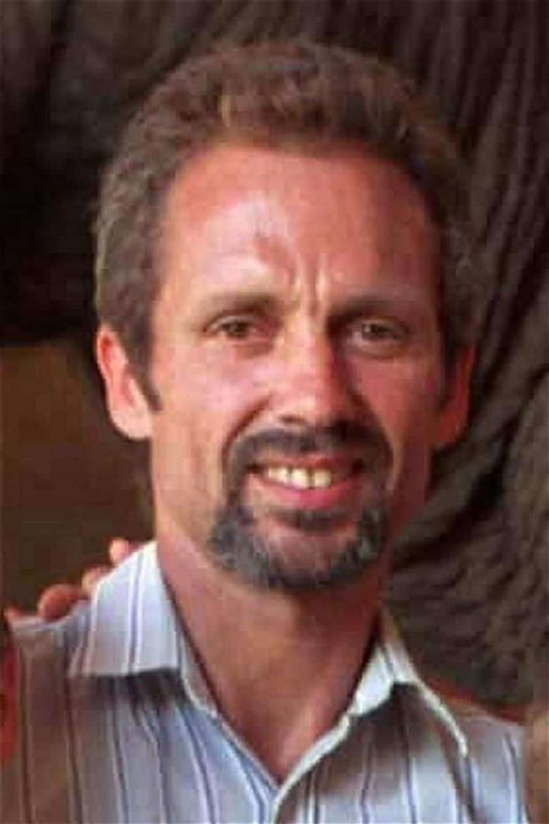 Kim Benneweis portrait image