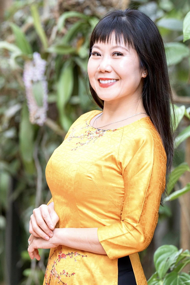 Thu Hương portrait