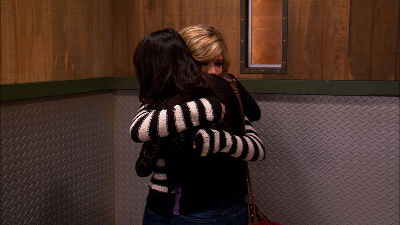Still from iCarly - Season 6 Episode 13