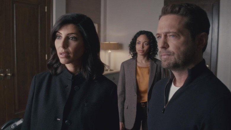 Still from Private Eyes - Season 5 Episode 5