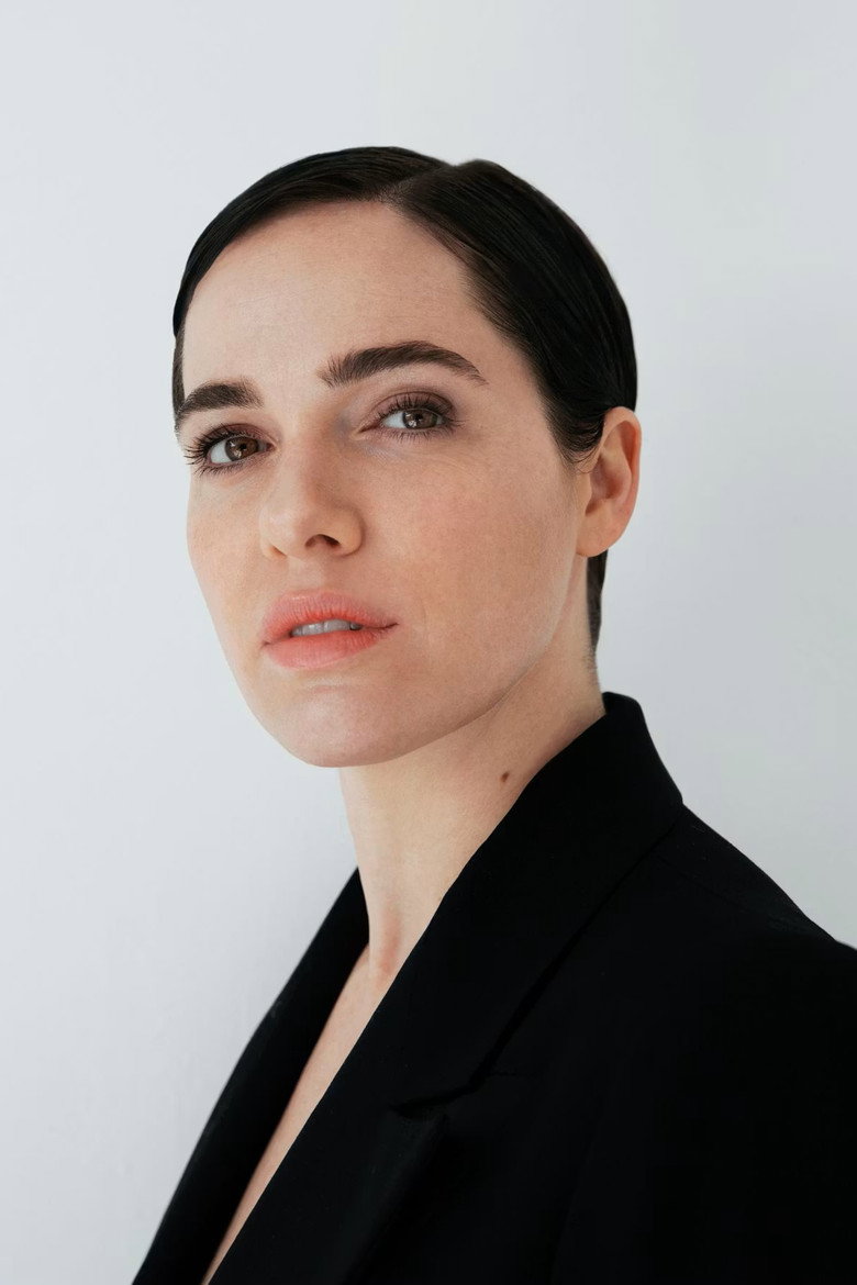 Verena Altenberger photo 2
