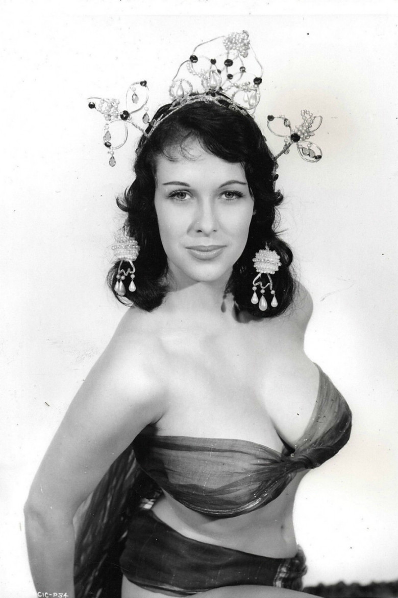 Marie Devereux photo 3