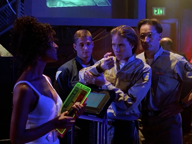 Still from seaQuest DSV - 시즌 3 에피소드 2