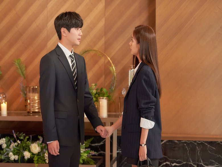 Still image for May I Help You? season 1 episode 10: I Can See Your Lies Still image for May I Help You? season 1 episode 10: I Can See Your Lies