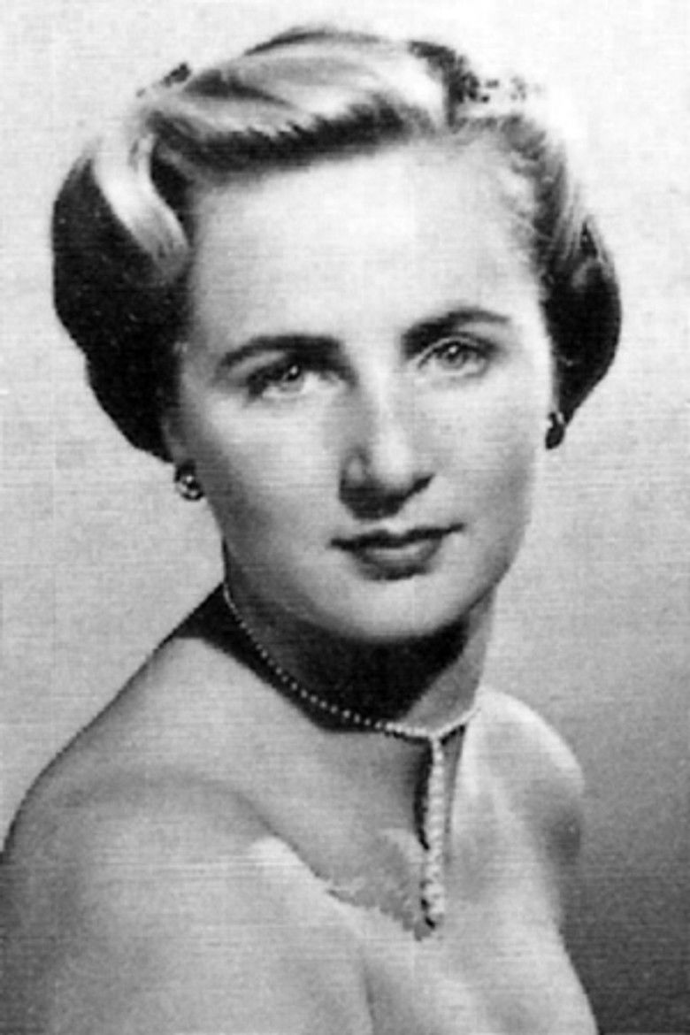 Odette Étienne portrait image