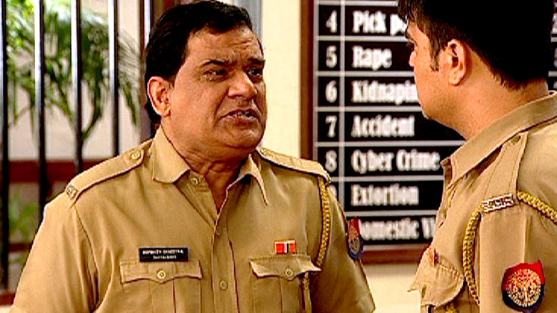 Still image for F.I.R. season 1 episode 1008: Chautala Empties Imaan Chowky