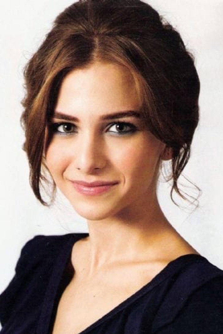 Ezgi Asaroğlu photo 4