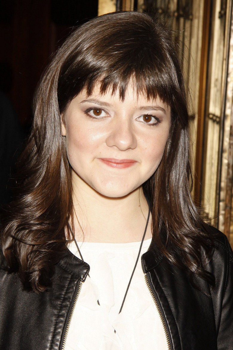 Madeleine Martin photo 8
