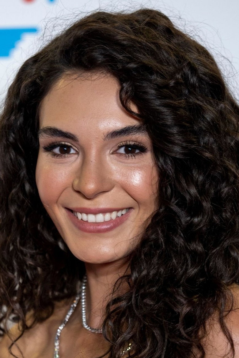 Ebru Şahin photo 3