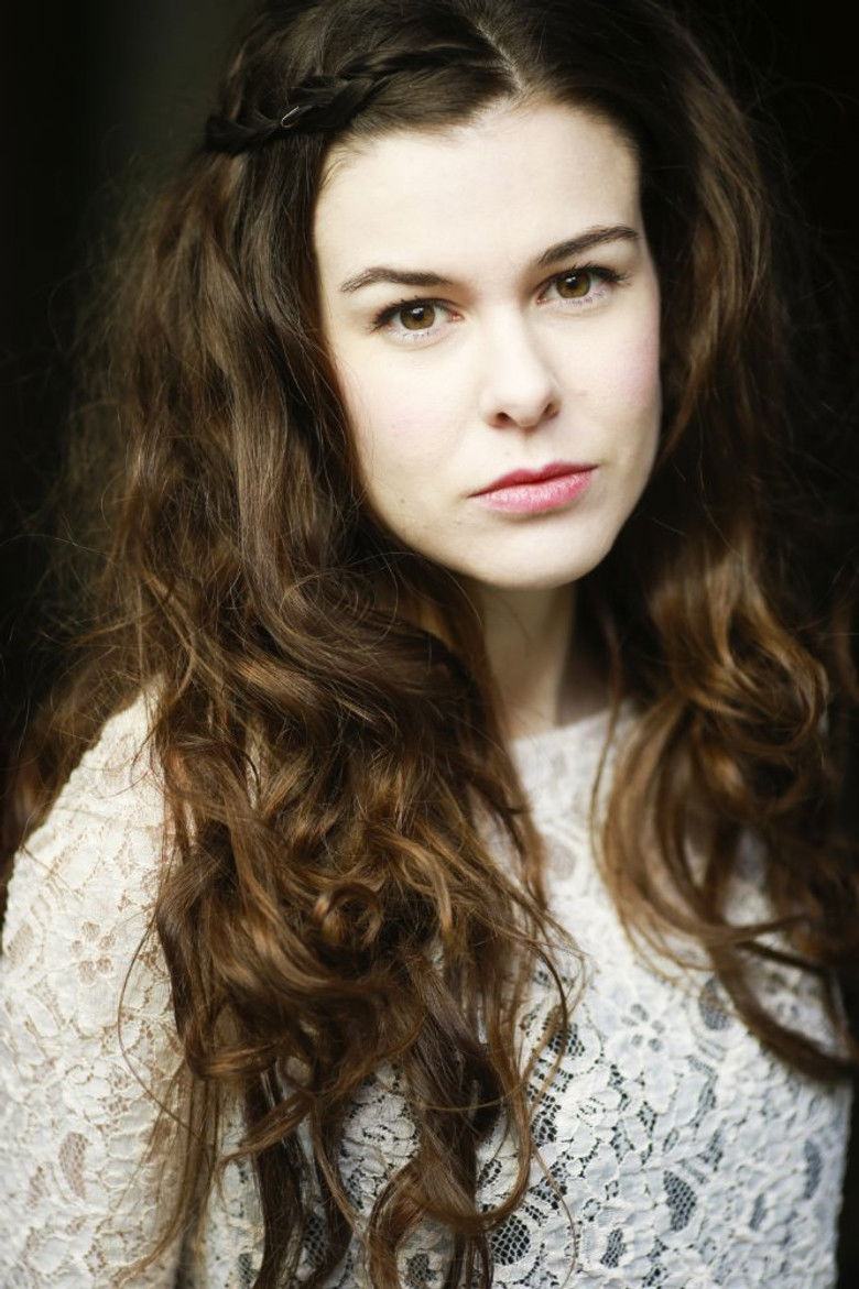 Emma Noakes portrait image