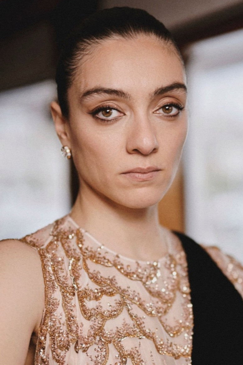 Merve Dizdar photo
