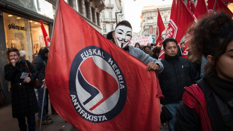 Os Antifascistas galeri 1