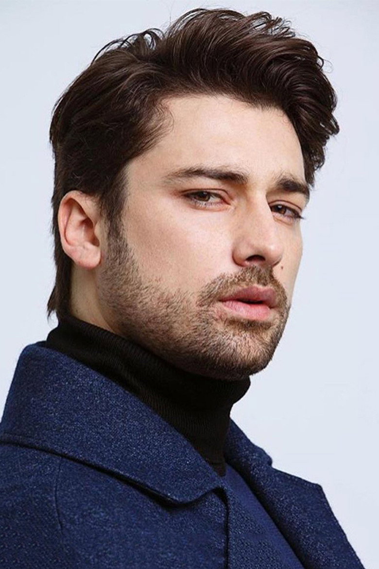 Alp Navruz photo 8