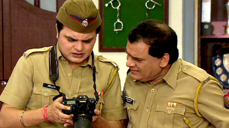 Still image for F.I.R. season 1 episode 1095: Secretary Flirts With Bhola Pandit