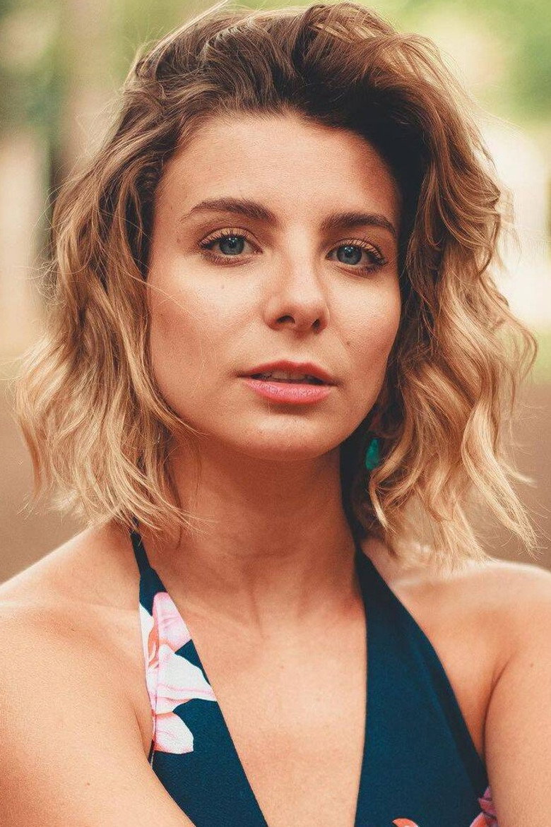 Julia Foti photo 2