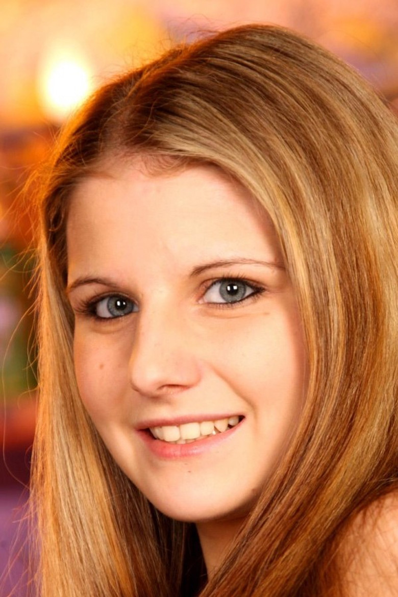 Daisy L portrait