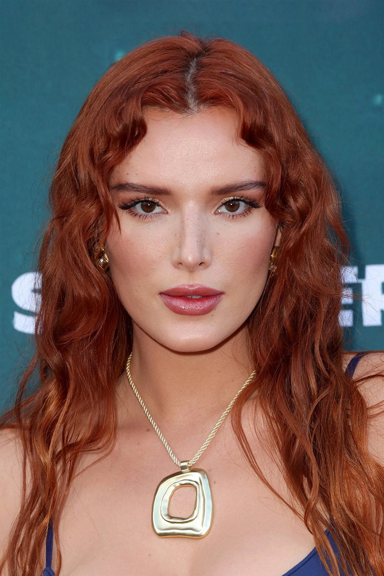 Bella Thorne photo