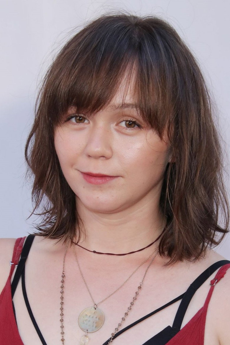 Emily Skeggs photo 7