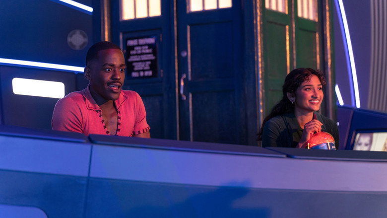 Still from Doctor Who - Season 2 Episode 6